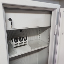 Držák, stojánek na 3 krátké zbraně