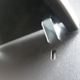 držák police pod policí