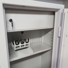 Držák, stojánek na 3 krátké zbraně