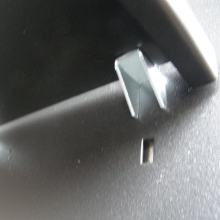 držák police pod policí