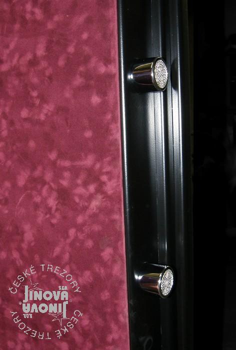 chromovaný blokovací čep  ozdobený křišťály